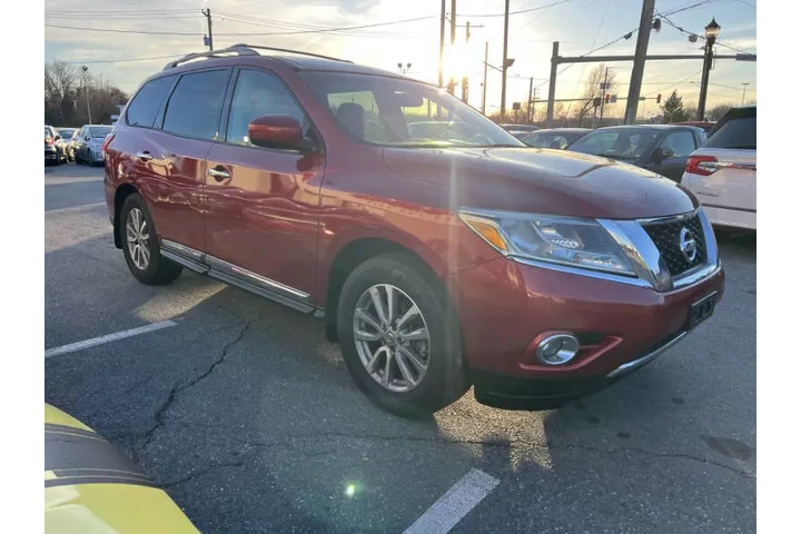 $7900 : 2014 Pathfinder SL image 4