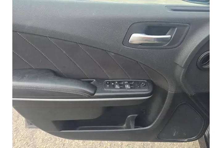 $23921 : Dodge Charger 2023 GT 4dr Se image 9