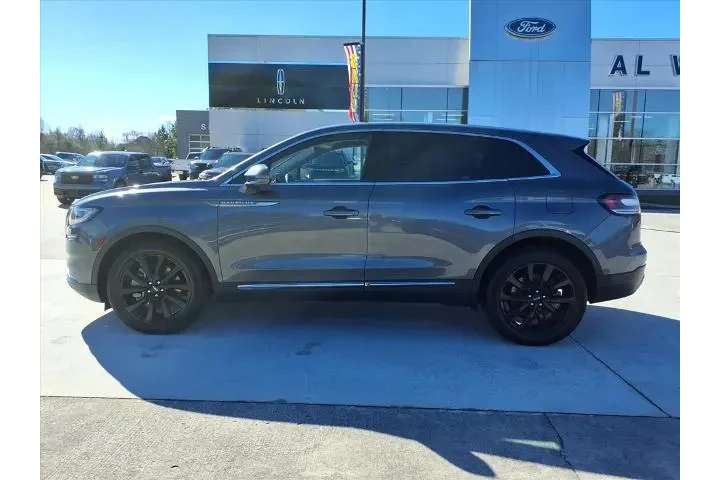 $39995 : Lincoln Nautilus 2023 AWD Re image 2