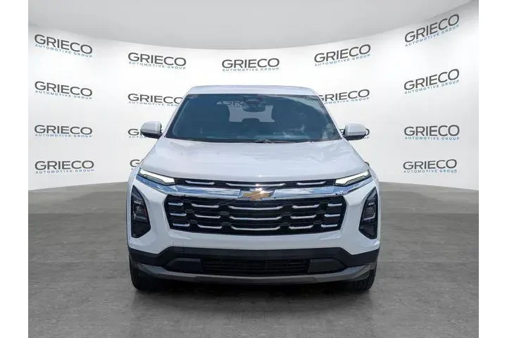 $27997 : Chevrolet Equinox 2025 LT 4d image 2