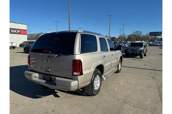 $3980 : 2005 Escalade 4dr AWD image 2