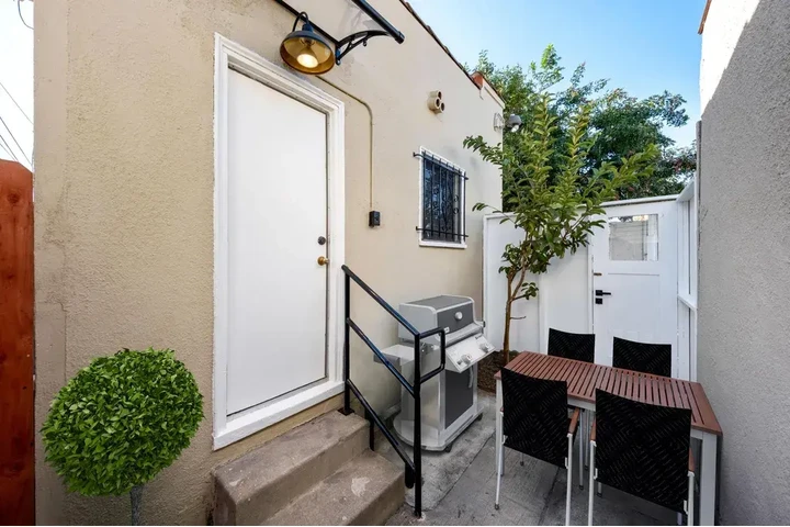 $1100 : Cozy 1-Bedroom and 1-Bathroom image 6