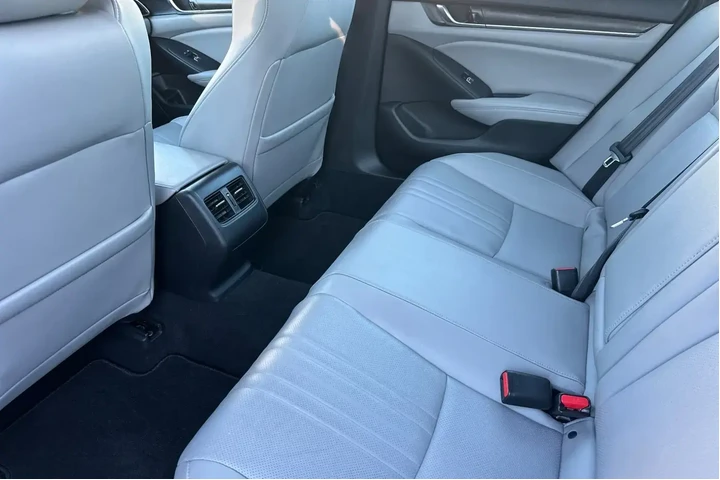 $20300 : Honda Accord Hybrid 2019 EX- image 7