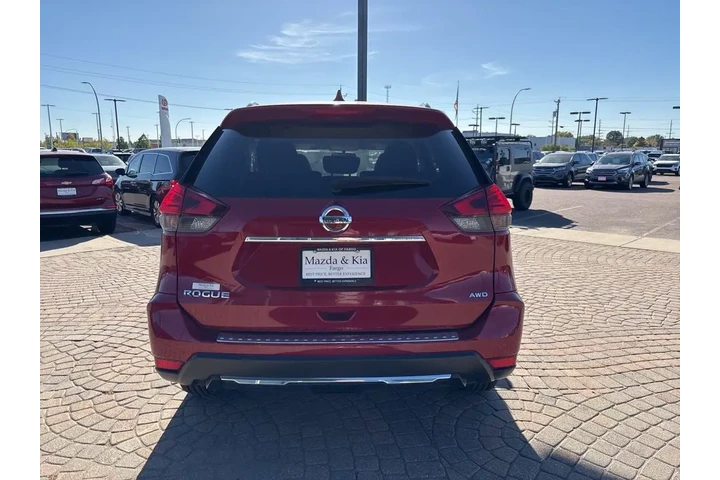 $9470 : 2017 Rogue S image 6