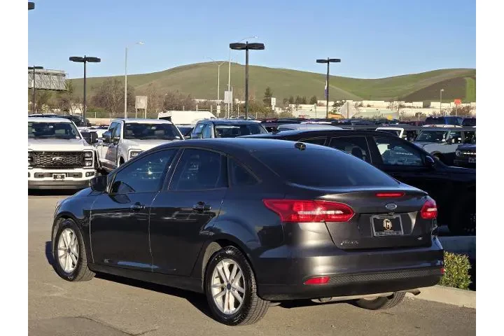 $9999 : Ford Focus 2017 SE 4dr Sedan image 6