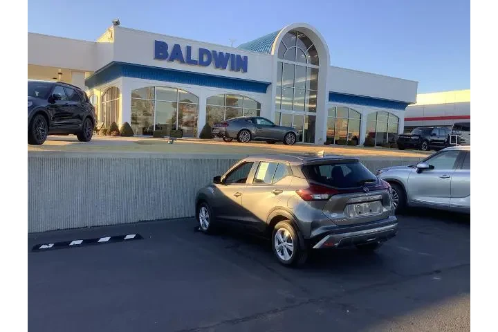 $21950 : Nissan Kicks 2024 S 4dr Cros image 5