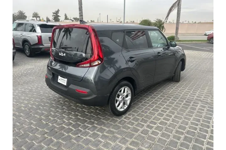 $13995 : Kia Soul 2022 S 4dr Crossove image 4