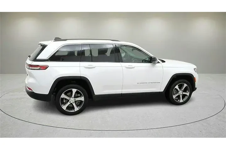 $28999 : Jeep Grand Cherokee 2023 4x4 image 10