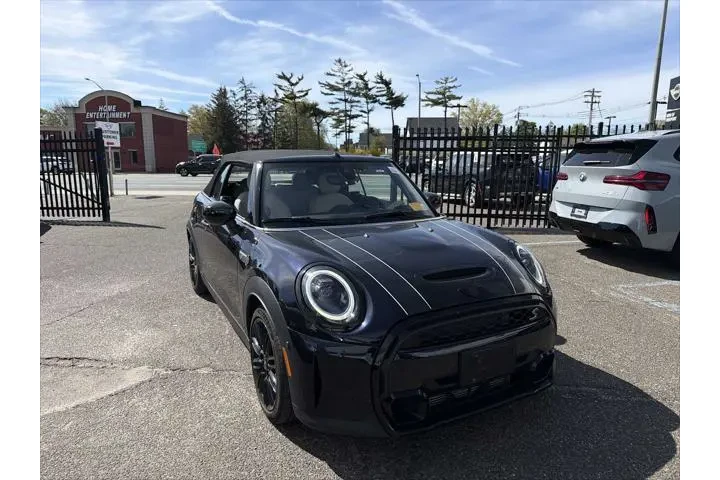 $31993 : MINI Convertible 2024 Cooper image 6