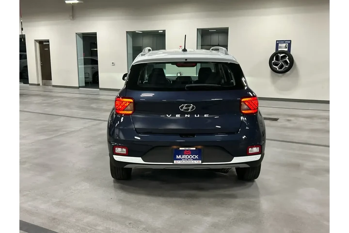 $19238 : Hyundai VENUE 2024 Limited 4 image 8