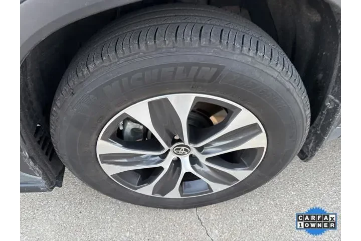 $27927 : Toyota Highlander 2020 AWD X image 2