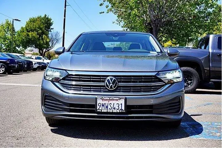 $18998 : Volkswagen Jetta 2024 SE 4dr image 5