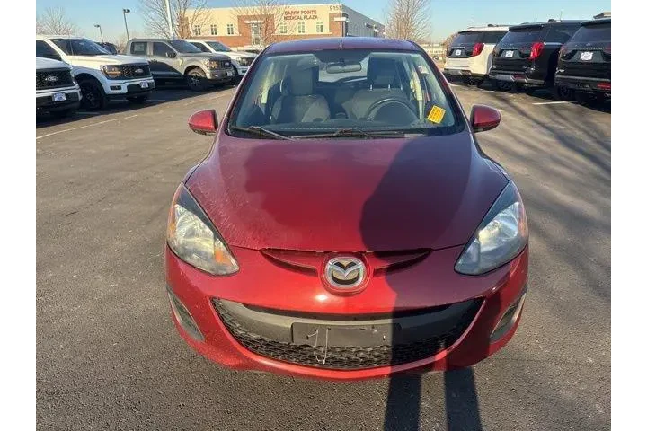 $10000 : Mazda Mazda2 2014 Sport 4dr image 2