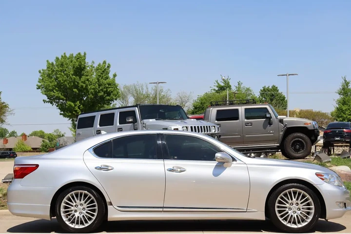 $17975 : 2010 LS 460 image 8