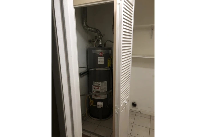 $2000 : Apartment image 8