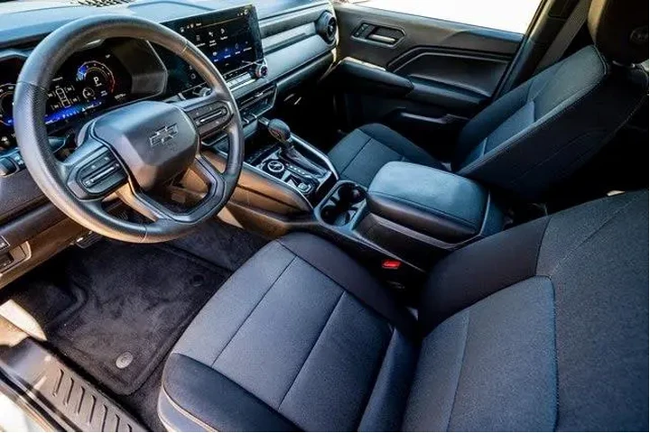 $35701 : Chevrolet Colorado 2024 4x4 image 7