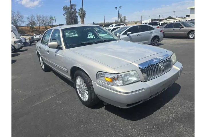 $8999 : 2010 Grand Marquis image 4