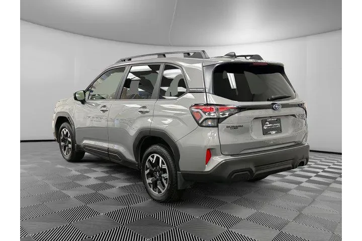 $28788 : Subaru Forester 2025 AWD Pre image 3