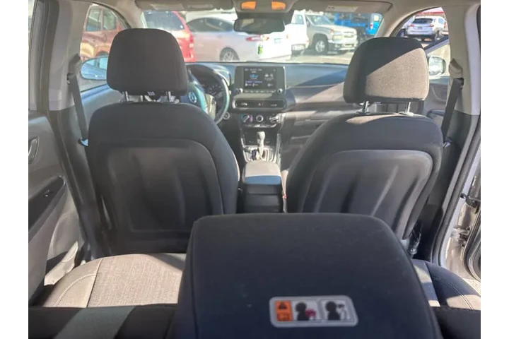 2023 Kona SEL image 10