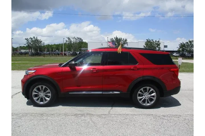 $28995 : Ford Explorer 2022 AWD XLT 4 image 4