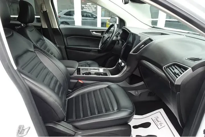 $23990 : 2023 Edge image 9