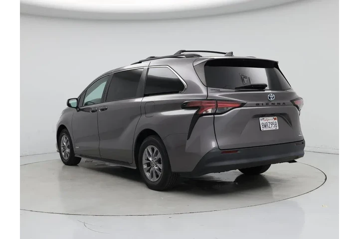 $35998 : Toyota Sienna 2021 LE 8-Pass image 2