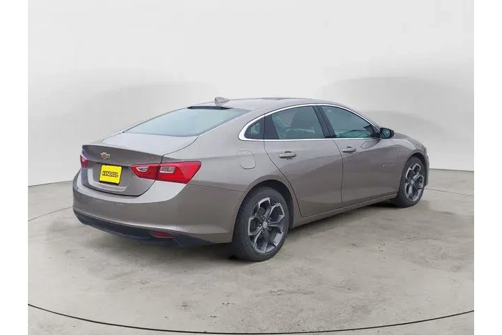 $22488 : Chevrolet Malibu 2024 LT 4dr image 5