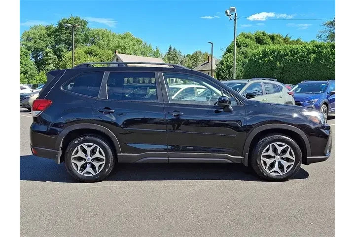 $19578 : Subaru Forester 2019 AWD Pre image 7