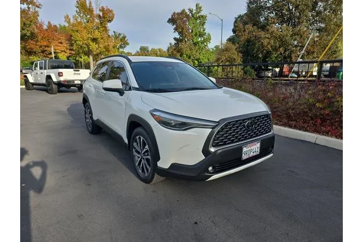 $29995 : Toyota Corolla Cross 2023 XL image 1