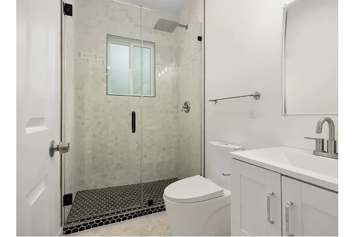 $1860 : The Amazing house with all the image 6