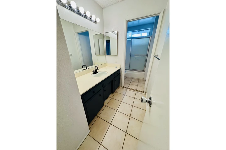 $2800 : Casa de renta en Hemet image 7