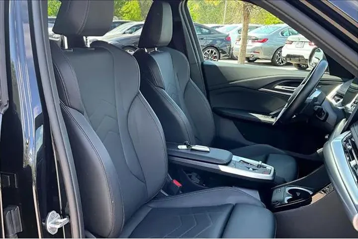 $35498 : BMW X1 2025 AWD xDrive28i 4d image 8