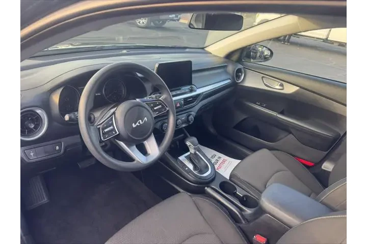 $16999 : Kia Forte 2024 LX 4dr Sedan image 10