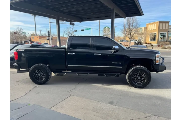 2015 Silverado 2500HD LTZ Cre image 4