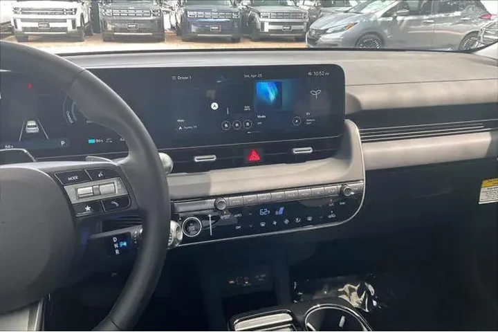 $33523 : Hyundai IONIQ 5 2026 SEL 4dr image 6