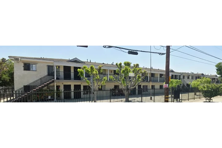 $2100 : Los Angeles - Apt 2 recamaras image 1