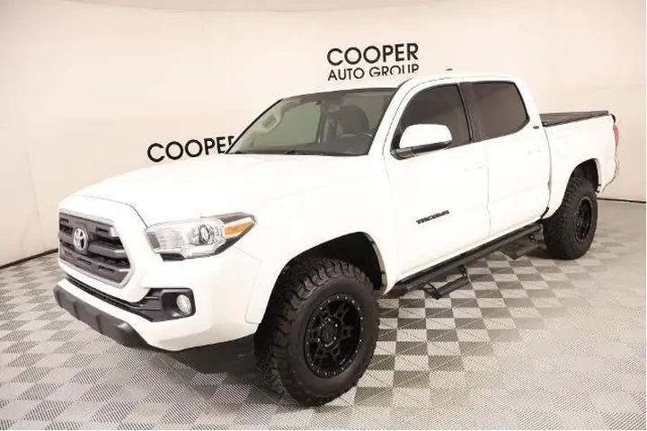 $18911 : Toyota Tacoma 2017 4x2 TRD O image 9