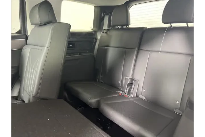 $33906 : Hyundai SANTA FE 2025 AWD SE image 9