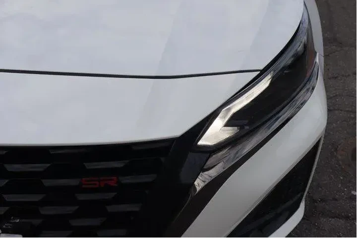 $23889 : Nissan Altima 2024 2.0 SR 4d image 10