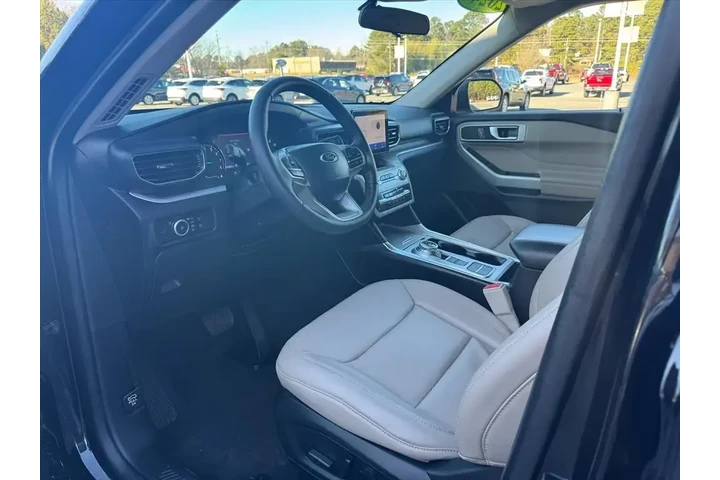 $29991 : Ford Explorer 2024 XLT 4dr S image 9