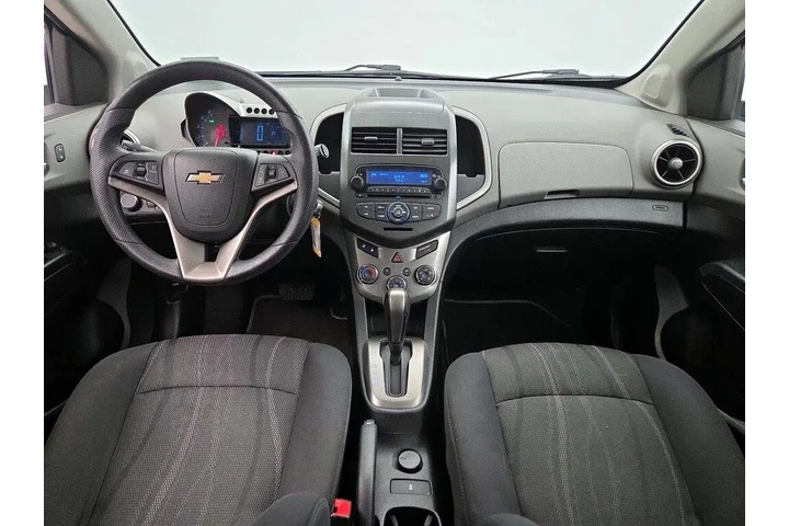 $11998 : Chevrolet Sonic 2015 LT Auto image 9