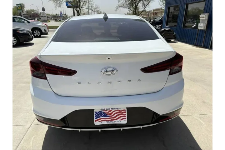 $11990 : 2019 Elantra SEL image 8