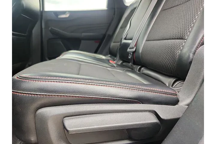$22550 : Ford Escape 2023 AWD ST-Line image 9
