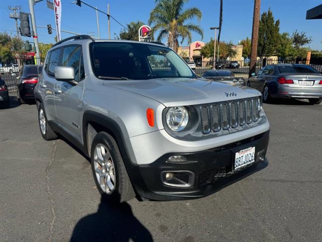 $9998 : 2015 Renegade Latitude image 3