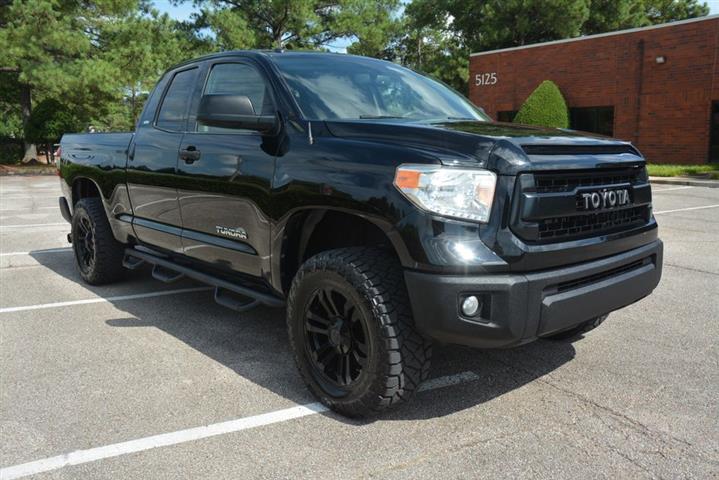 2017 Tundra SR5 image 5