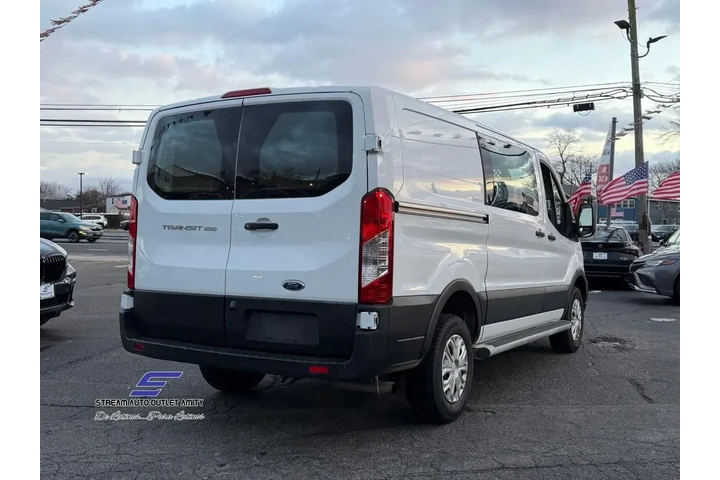 $26898 : Ford Transit 2023 250 3dr SW image 8