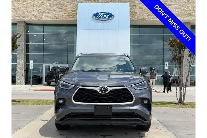 $31995 : Toyota Highlander 2021 AWD X image 2