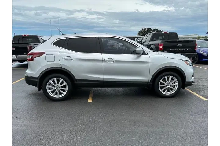 $16999 : Nissan Rogue Sport 2022 S 4d image 7