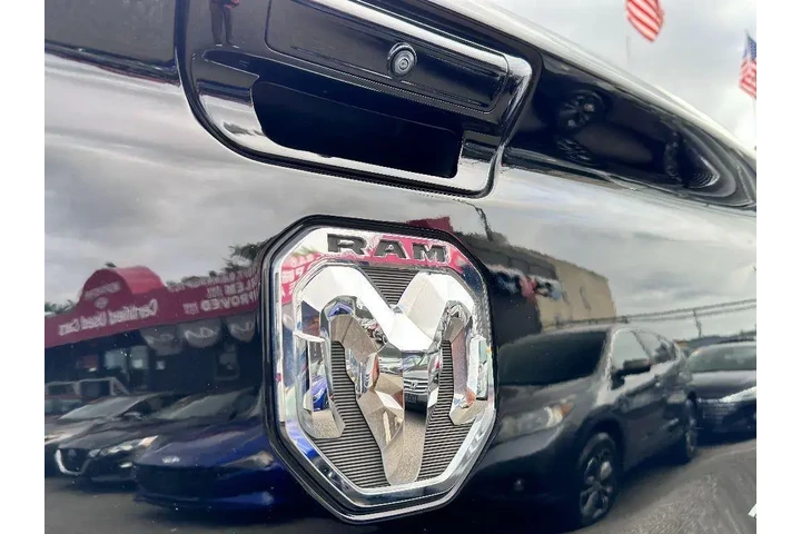 $31877 : Ram 1500 2021 4x4 Big Horn 4 image 8