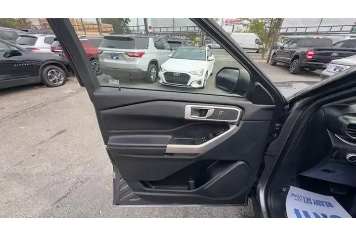 $27927 : Ford Explorer 2022 AWD XLT 4 image 9